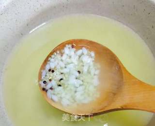 芹菜胡萝卜粥的做法步骤：2