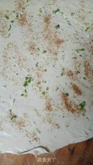 葱油饼的做法步骤：5