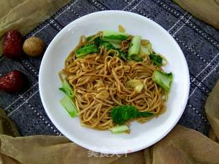 小白菜酱油炒面的做法步骤:8