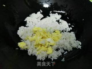 老干妈蛋炒饭的做法步骤：5