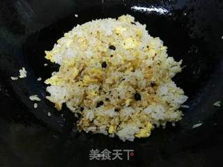 老干妈蛋炒饭的做法步骤：7