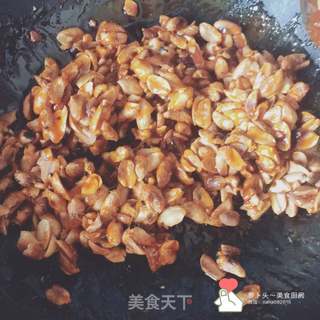 花生芝麻糖的做法步骤:4