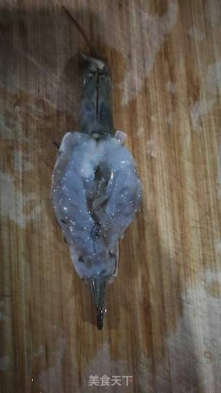 蒜蓉粉丝开背虾的做法步骤:3
