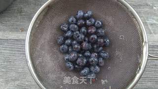 袖珍酸奶蓝莓棒冰的做法步骤:2