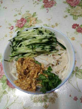 手擀面的做法步骤:7