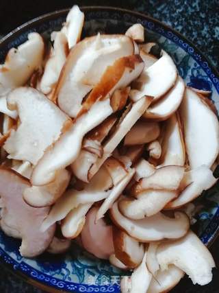 干贝杂菇牛肉羹的做法步骤:3