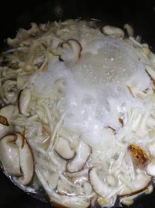 干贝杂菇牛肉羹的做法步骤:5