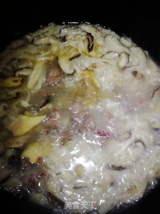 干贝杂菇牛肉羹的做法步骤:6