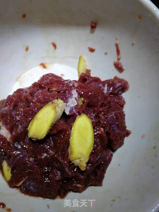 干贝杂菇牛肉羹的做法步骤:2