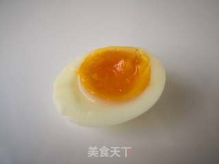 鱼子酱溏心蛋的做法步骤:2