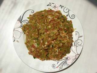 猪肉芹菜白菜水饺的做法步骤:2