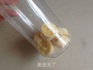 奥利奥香蕉奶昔的做法步骤：1