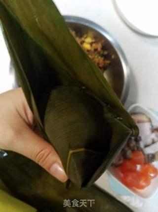 黑米腊肠粽子的做法步骤:6