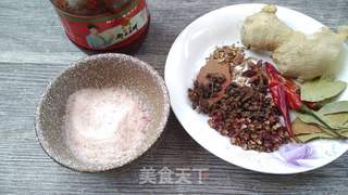 麻辣鸭脖的做法步骤:2