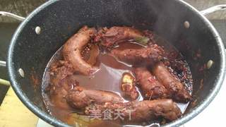 麻辣鸭脖的做法步骤:15