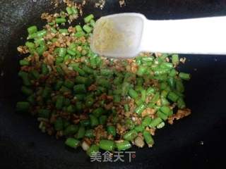 肉末豆角的做法步骤：10