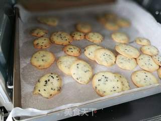 黑芝麻薄脆饼的做法步骤:13