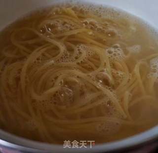 芝麻酱拌意大利面的做法步骤：1