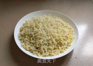 黑椒肉片蛋炒面的做法步骤:2