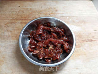 黑椒肉片蛋炒面的做法步骤:3