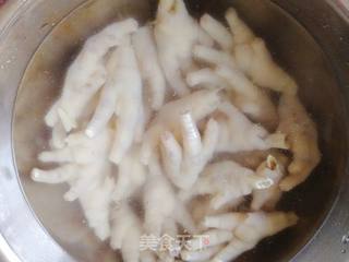 边吃边看球-柠檬鸡爪的做法步骤:5