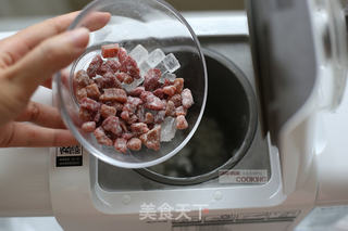 红粉佳人草莓米糊的做法步骤:3