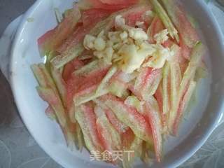 凉拌瓜皮的做法步骤:5