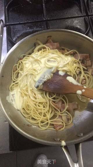 奶油蘑菇培根意面的做法步骤:5
