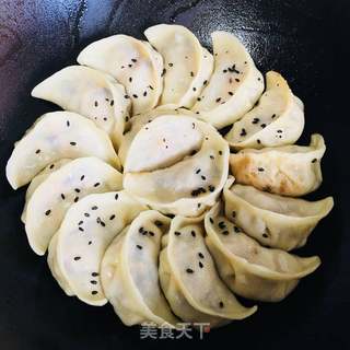 煎饺的做法步骤：6