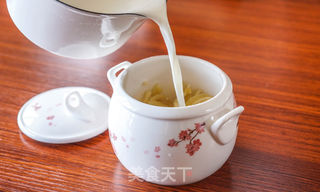 花胶木瓜牛奶冻,颜值超高!的做法步骤:2
