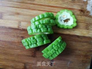 肉酿苦瓜圈的做法步骤:2