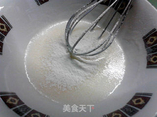 凯蒂猫酸奶蓝莓戚风蛋糕的做法步骤:3