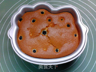 凯蒂猫酸奶蓝莓戚风蛋糕的做法步骤:15