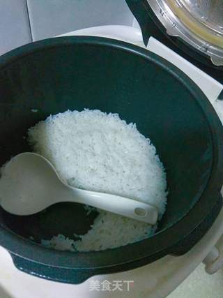 紫薯鱼松饭团的做法步骤:5