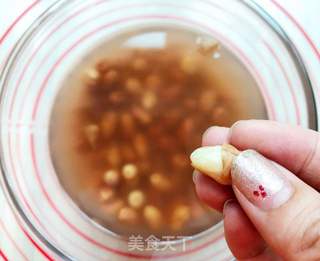 香辣酒鬼花生的做法步骤:3