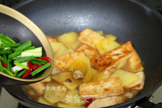 黄豆酱烧豆腐土豆的做法步骤:8