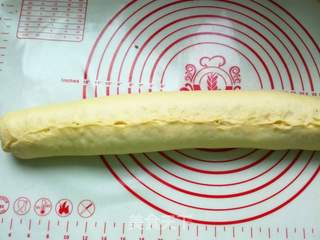环形豆沙卷的做法步骤:11