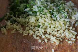 酸菜猪肉馅水饺的做法步骤:3