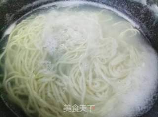 麻酱拌面的做法步骤：1