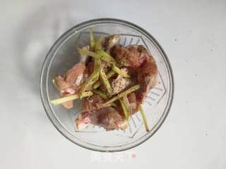 无油咖喱烤鸡腿的做法步骤:2