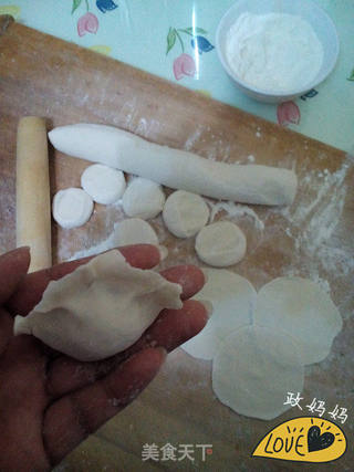 荠菜饺子的做法步骤:11