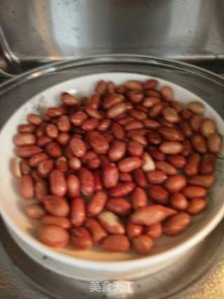 微波炉烤花生米的做法步骤:4