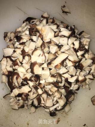 香菇猪肉水饺的做法步骤:4