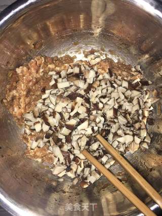 香菇猪肉水饺的做法步骤:8