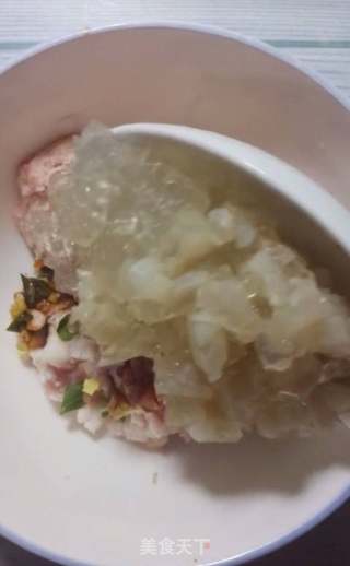 灌汤生煎包的做法步骤:3