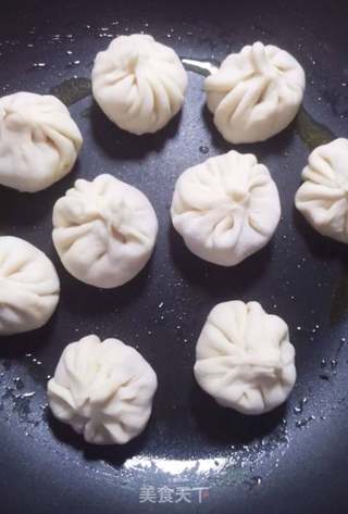 灌汤生煎包的做法步骤:9