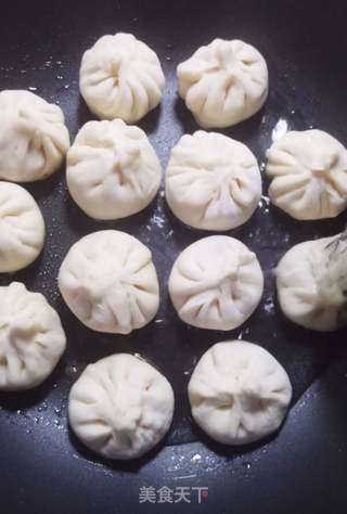 灌汤生煎包的做法步骤:11