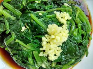 中午新做好的凉拌菜:姜汁菠菜;清爽的素菜:冬瓜炒虾皮的做法步骤:9