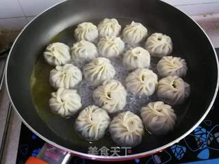 牛肉荠菜煎包的做法步骤:7
