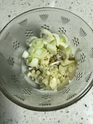 宝宝款白切猪肉的做法步骤:2